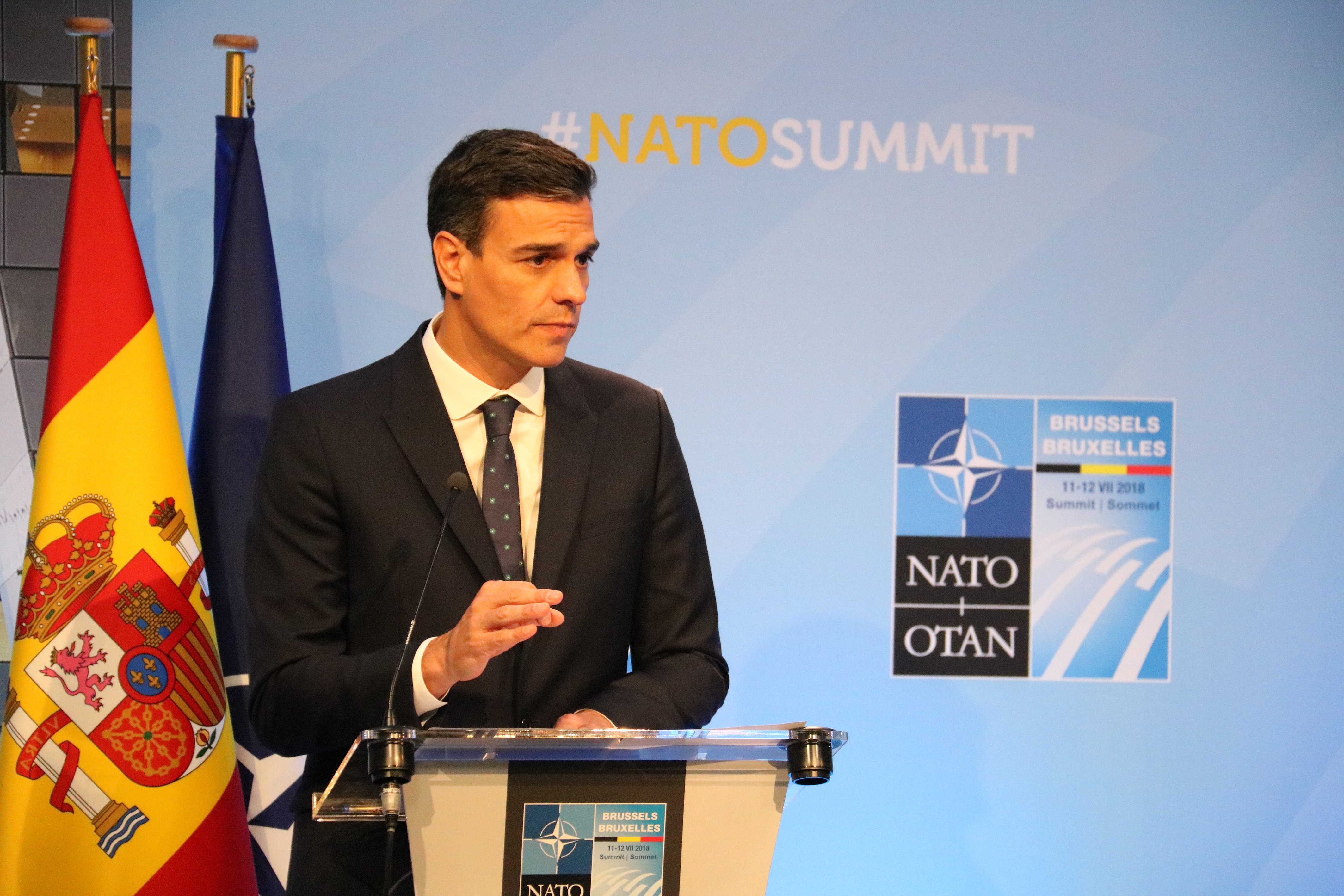 Sánchez surt en defensa de la ministra Montón