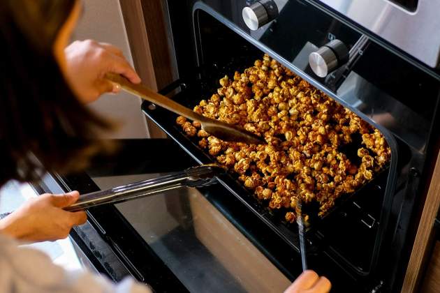 Experimenta amb els condiments de les teves crispetes propietàries / Foto: Unsplash Experimenta amb els condiments de les teves crispetes propietàries / Foto: Unsplash