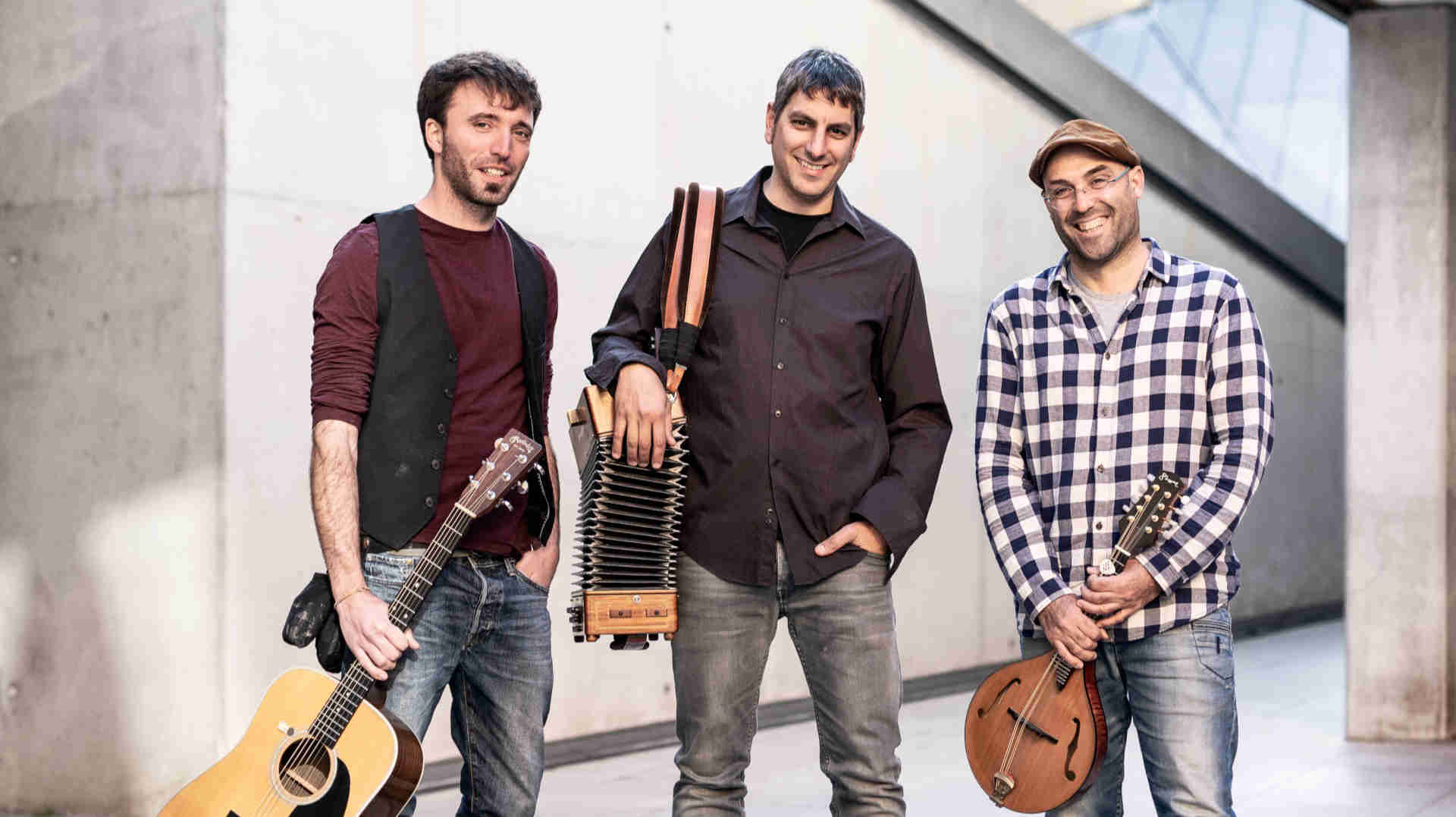 Garrotxinàrius: baile y concierto. Flowk i Tèrras Garrotxinàrius: baile y concierto. Flowk i Tèrras