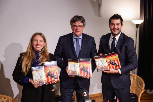 Carles Puigdemont i Josep Vicenç Mestre / cedida per Lali Puig photo Carles Puigdemont i Josep Vicenç Mestre / cedida per Lali Puig photo