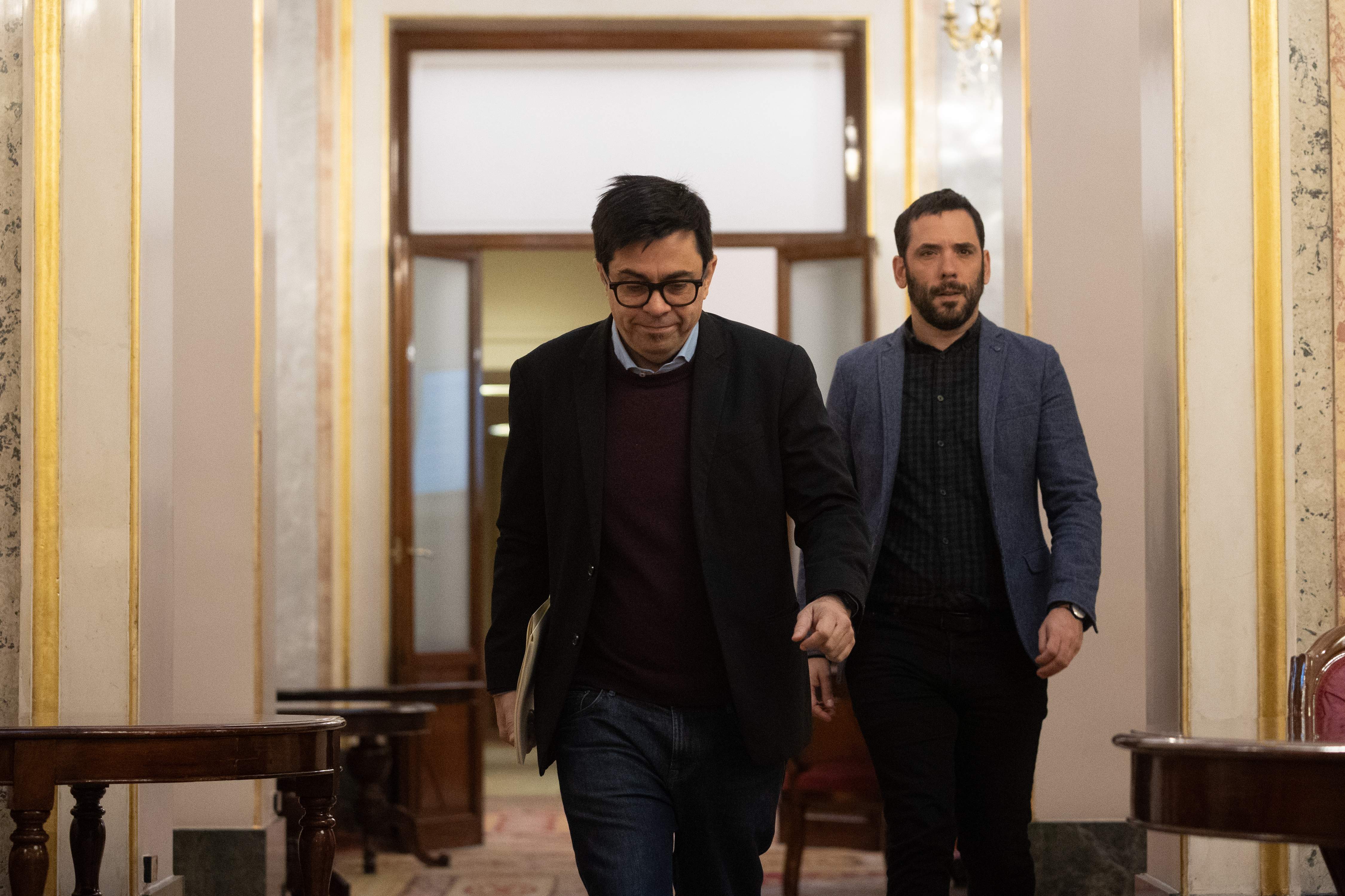 Sumar también se inclina por vetar la cuestión de confianza, pero pide al PSOE "gestos" hacia Puigdemont