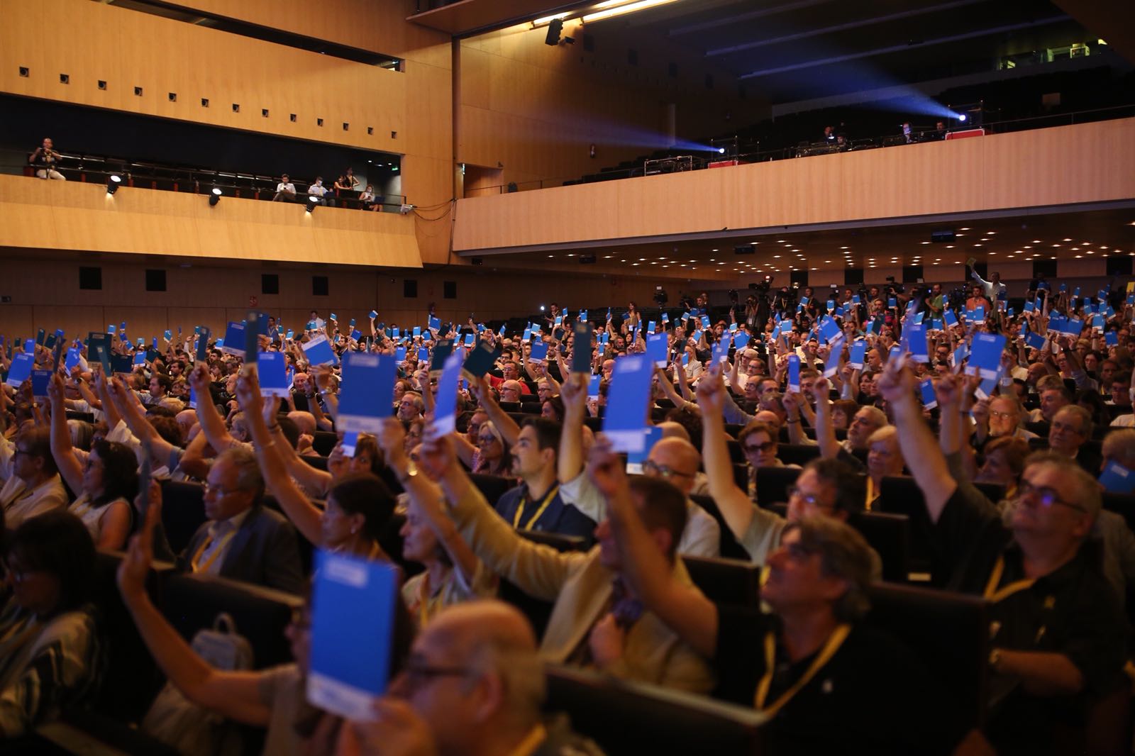 El PDeCAT debate cuándo hacer "efectiva" la república catalana