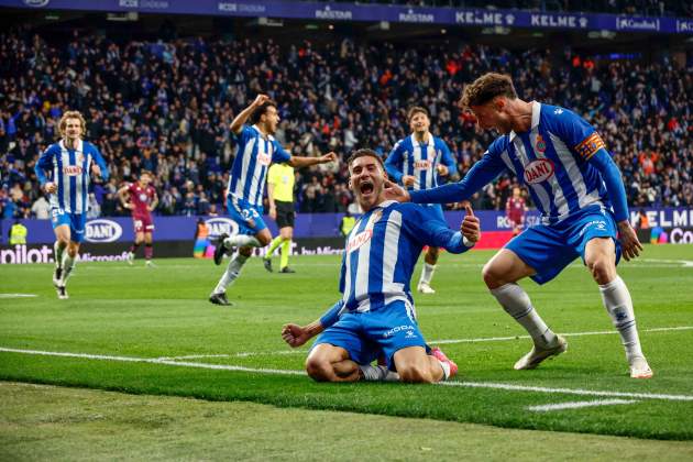 Roberto Fernández gol debut Español Valladolid / Foto: @RCDEspanyol Roberto Fernández gol debut Español Valladolid / Foto: @RCDEspanyol