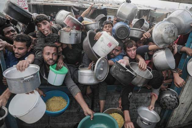 Palestinos que sufren hambre en Khan Younis (Europa Press) Palestinos que sufren hambre en Khan Younis (Europa Press)