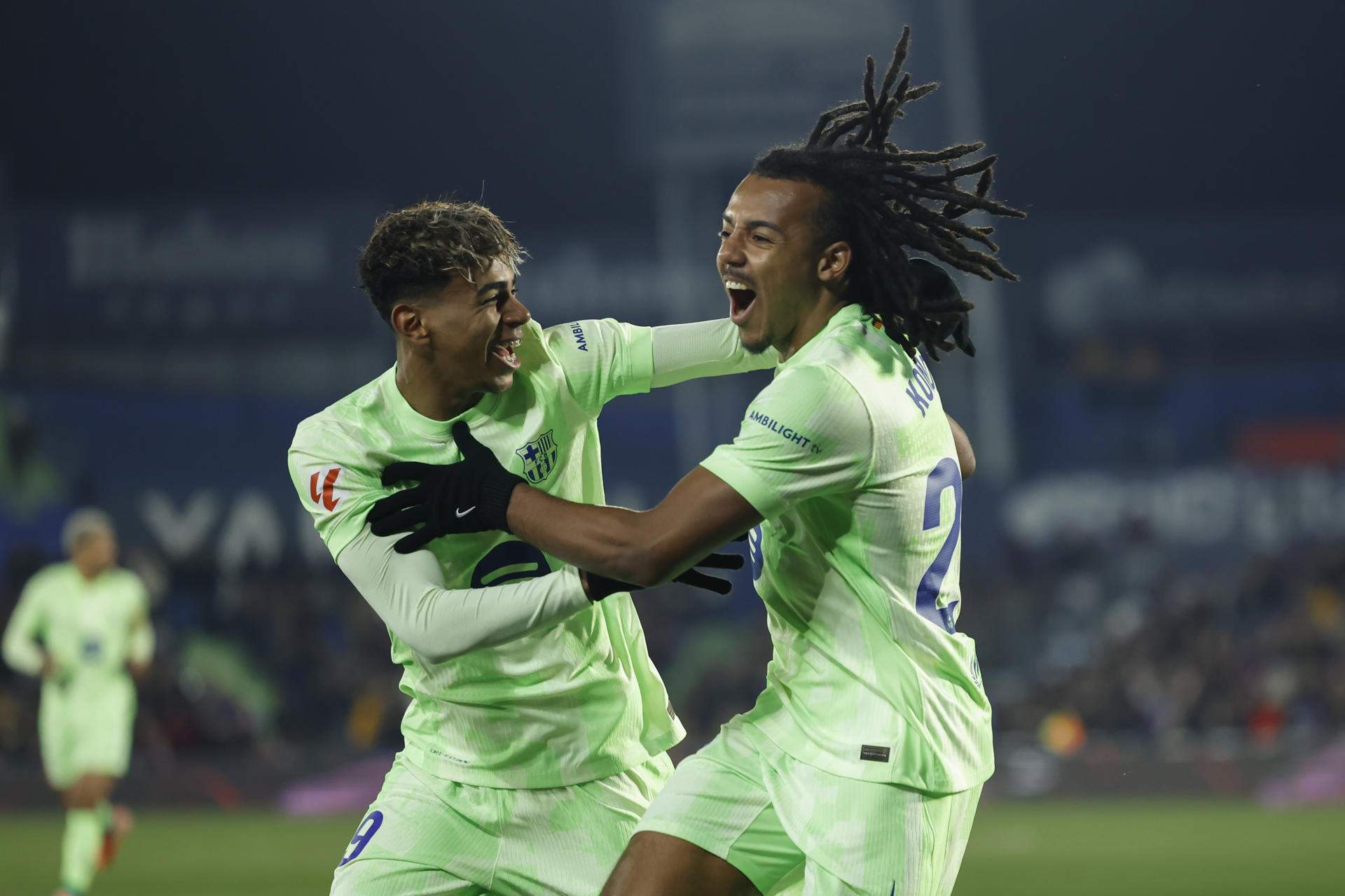 Deco té un tapat que juga en LaLiga com a recanvi de Koundé