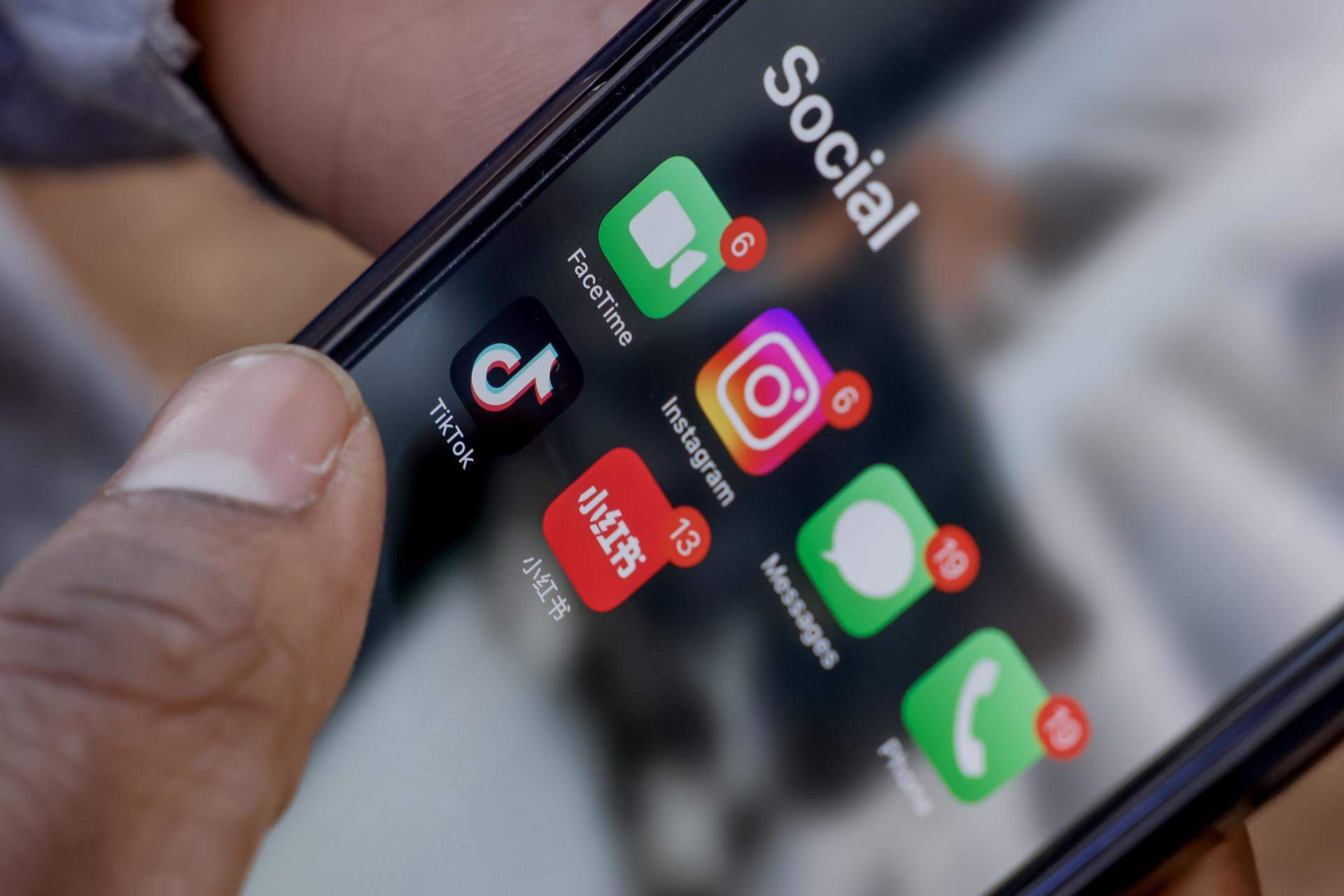 Catalunya multa a la empresa que modera los contenidos de TikTok para no proteger a los trabajadores