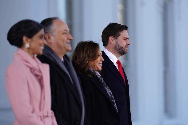 Vicepresidenta Kamala Harris rep J D Vance, Casa Blanca Estats Units / Efe Vicepresidenta Kamala Harris rep J D Vance, Casa Blanca Estats Units / Efe
