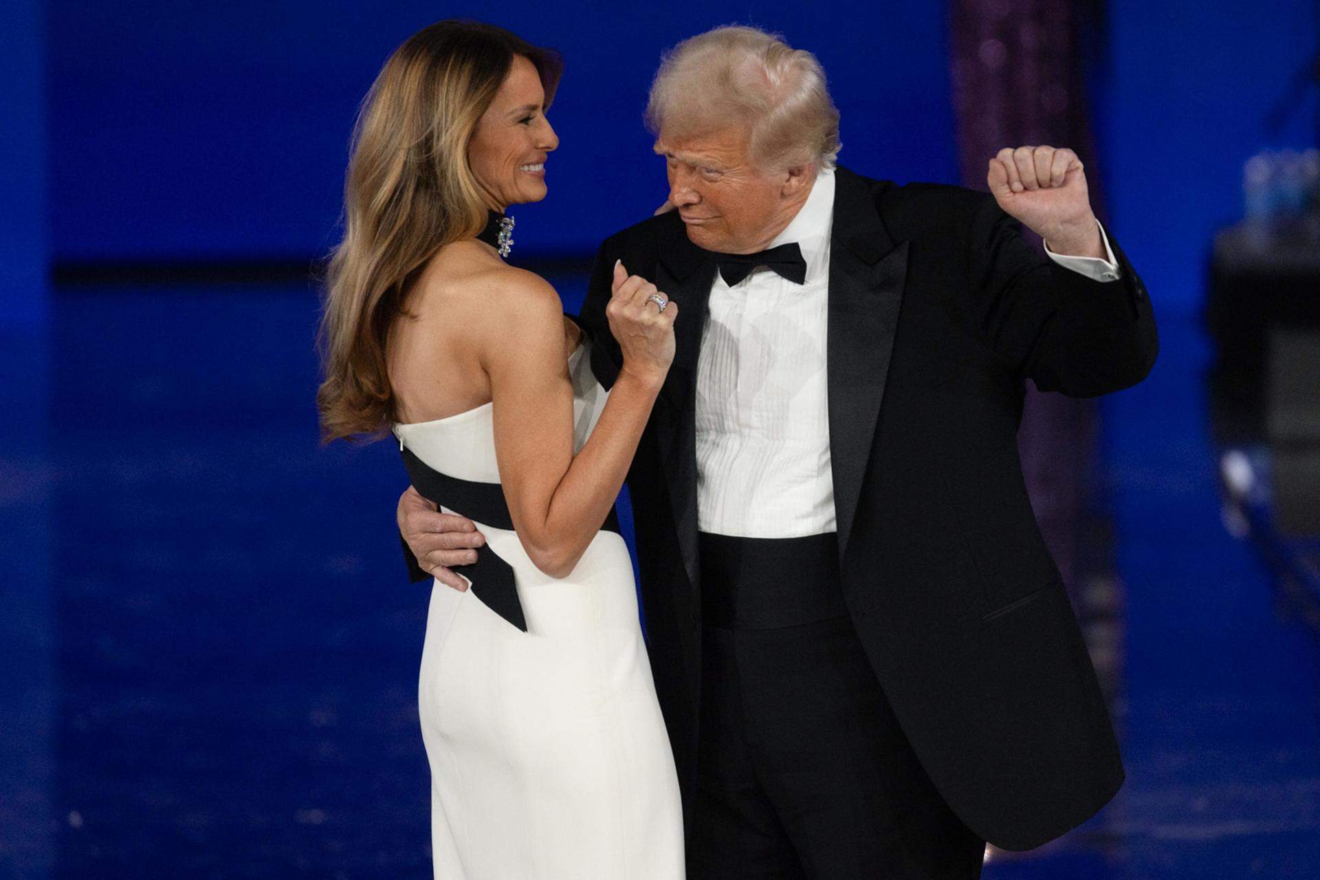 Trump es carrega la versió en castellà de la web de la Casa Blanca: "Go home"