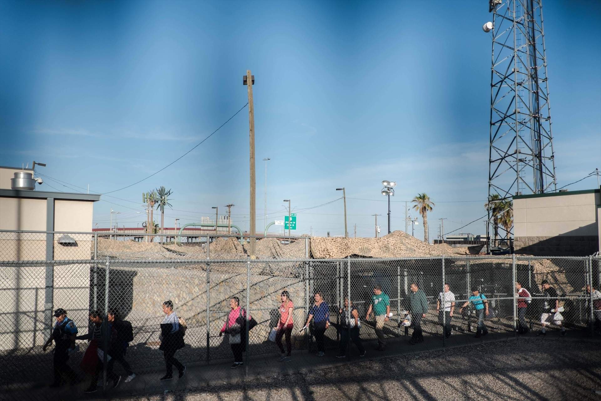 Trump da vía libre para detener inmigrantes en iglesias, escuelas y hospitales