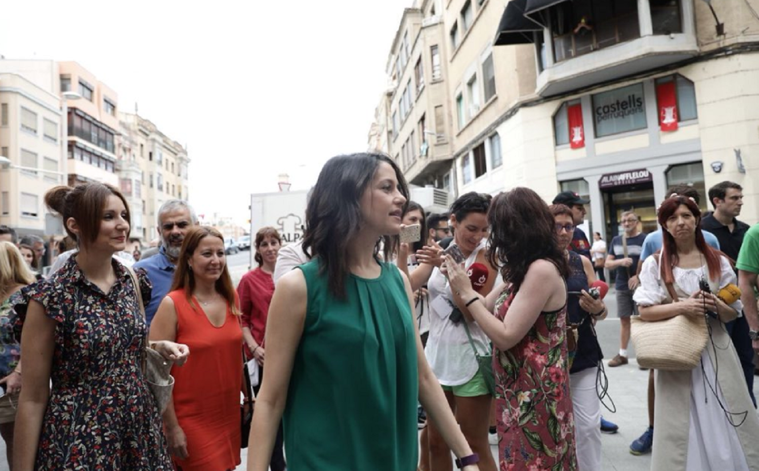 Arrimadas pasa desapercibida en Tortosa