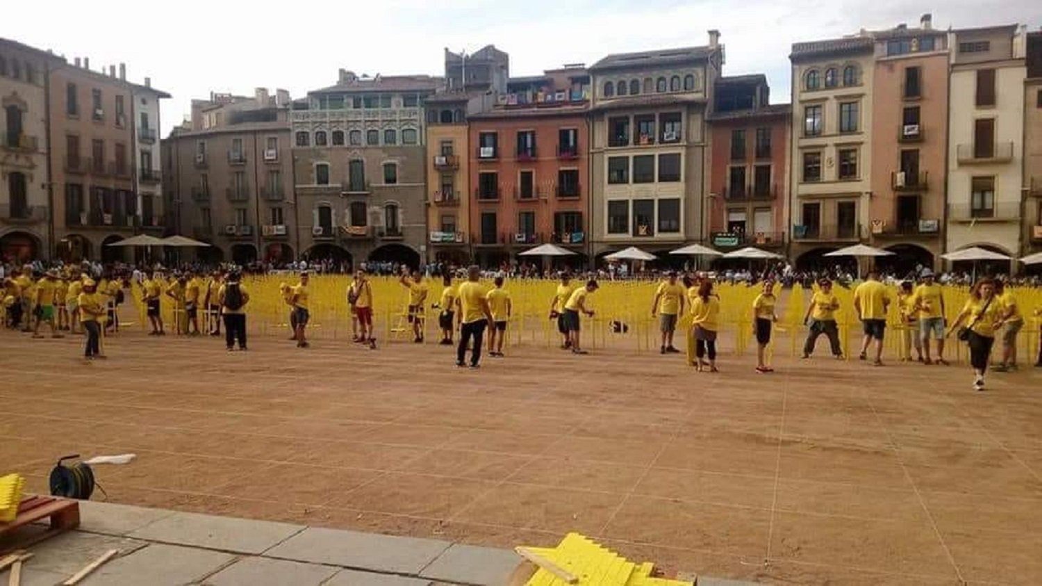 Convoquen una concentració de protesta contra l'atac a la plaça Major de Vic