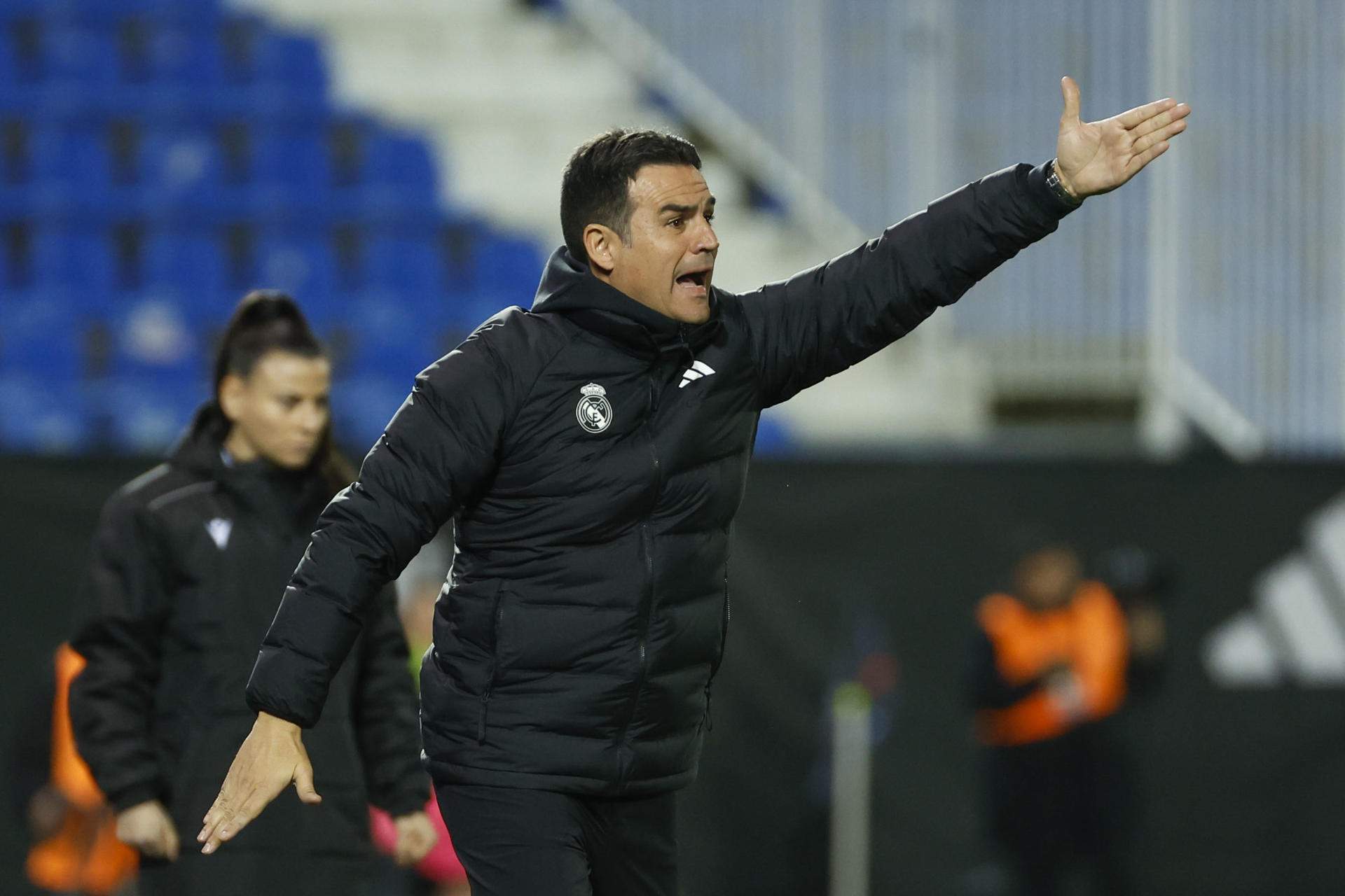 Alberto Toril es fa la víctima a la Supercopa femenina: "Sempre juguem en pitjors condicions contra el Barça"