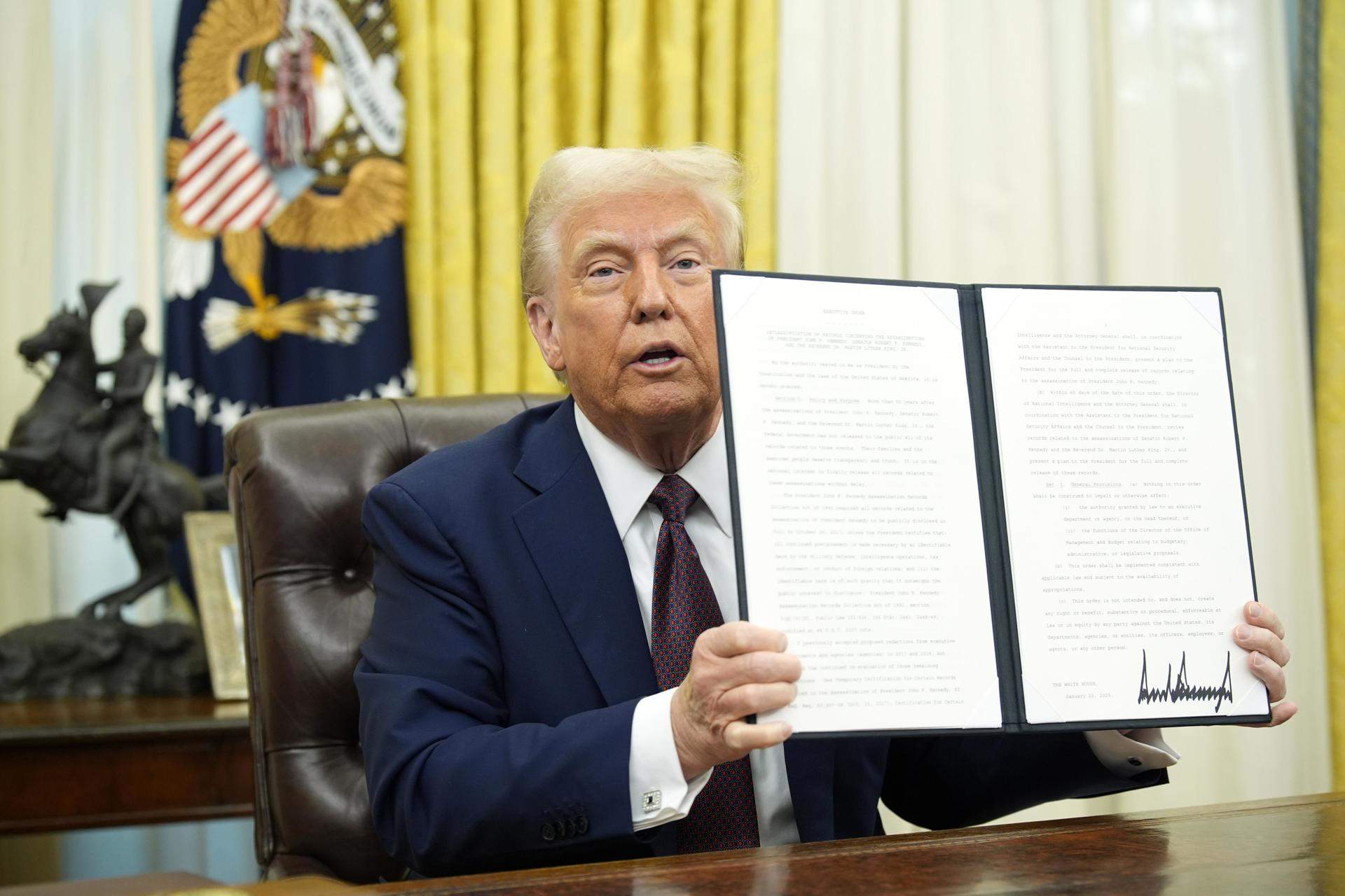 Trump fa marxa enrere a una ordre executiva de Biden que buscava reduir els riscos de la IA
