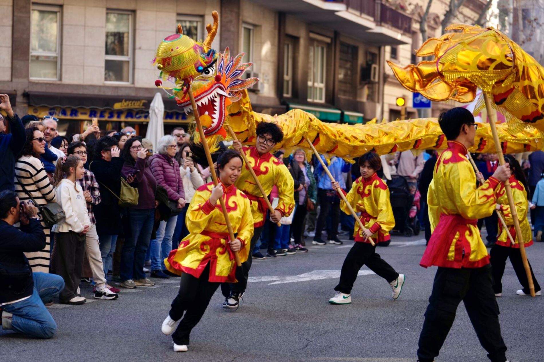 Color, tradición y alegría: Barcelona da la bienvenida al Año Nuevo Chino