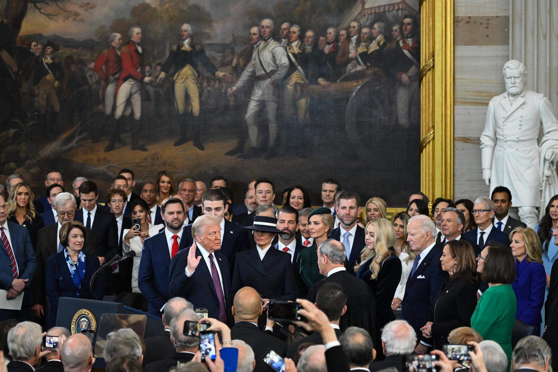 ¿Qué regalos recibieron los invitados a la toma de posesión de Donald Trump?