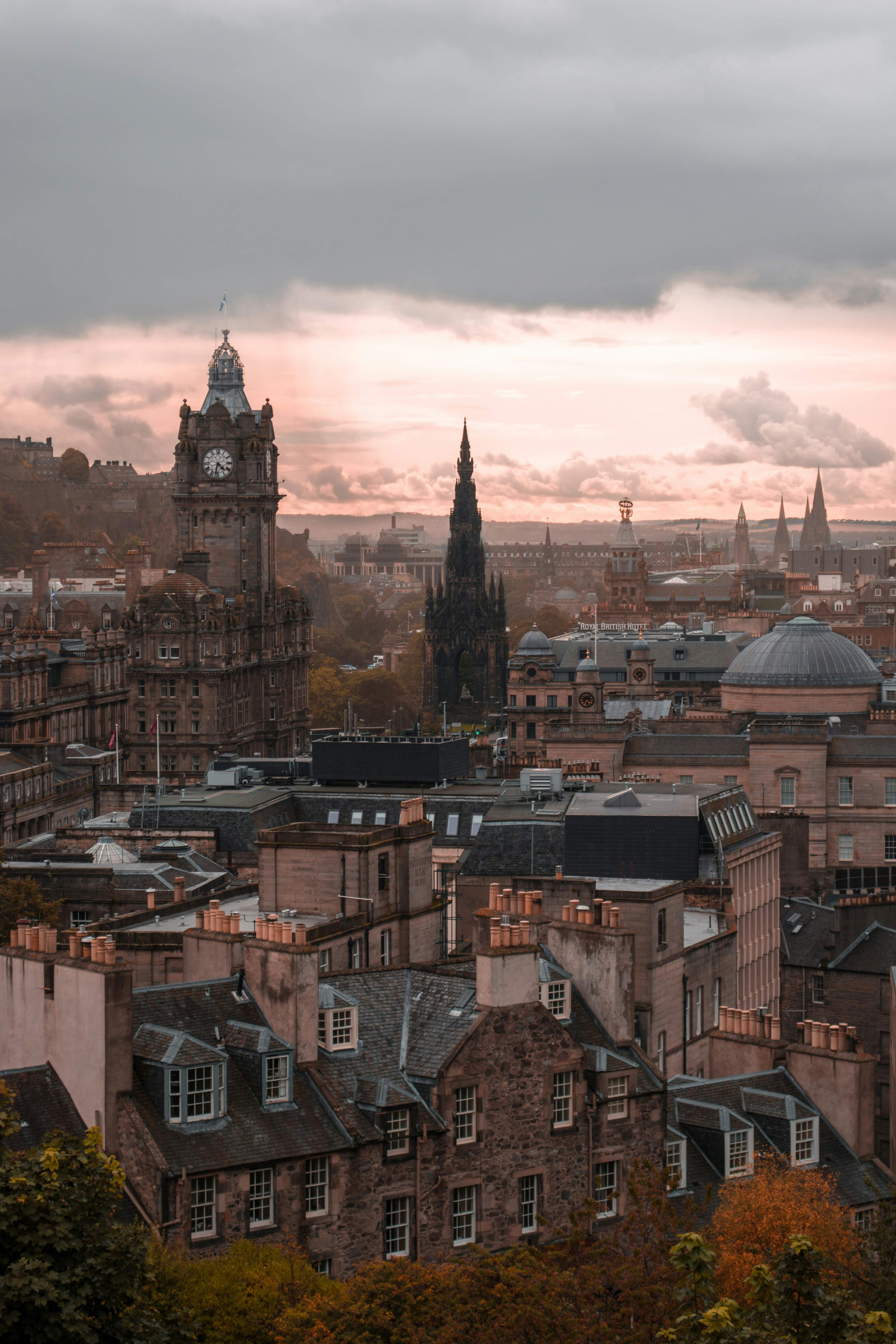 Edimburg farà pagar un impost als turistes que vulguin passar-hi la nit
