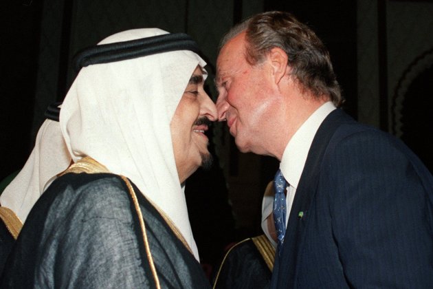 joan-carles-fahd-arabia-saudita-1994-efe_15_630x420.jpeg