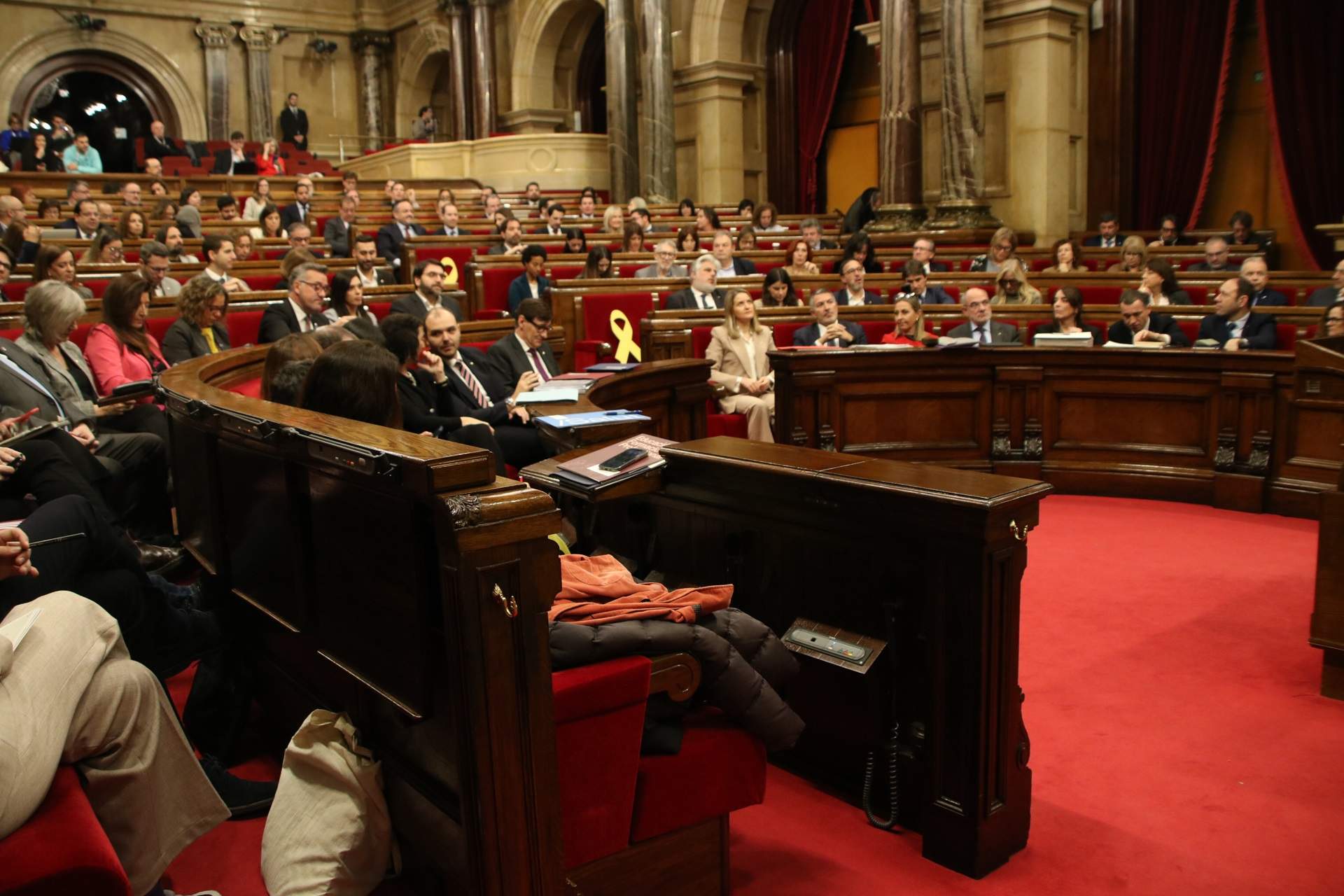 Illa tira endavant la pròrroga pressupostària amb el suport de la majoria d'investidura: ERC i els comuns