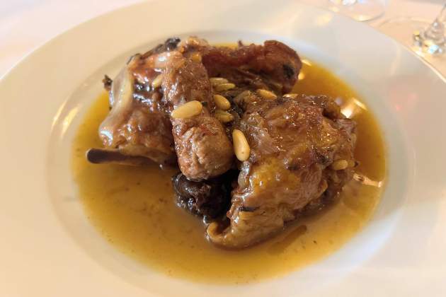 Pollastre rostit a la catalana restaurant Gegant / Foto: Rosa Molinero Trias Pollastre rostit a la catalana restaurant Gegant / Foto: Rosa Molinero Trias