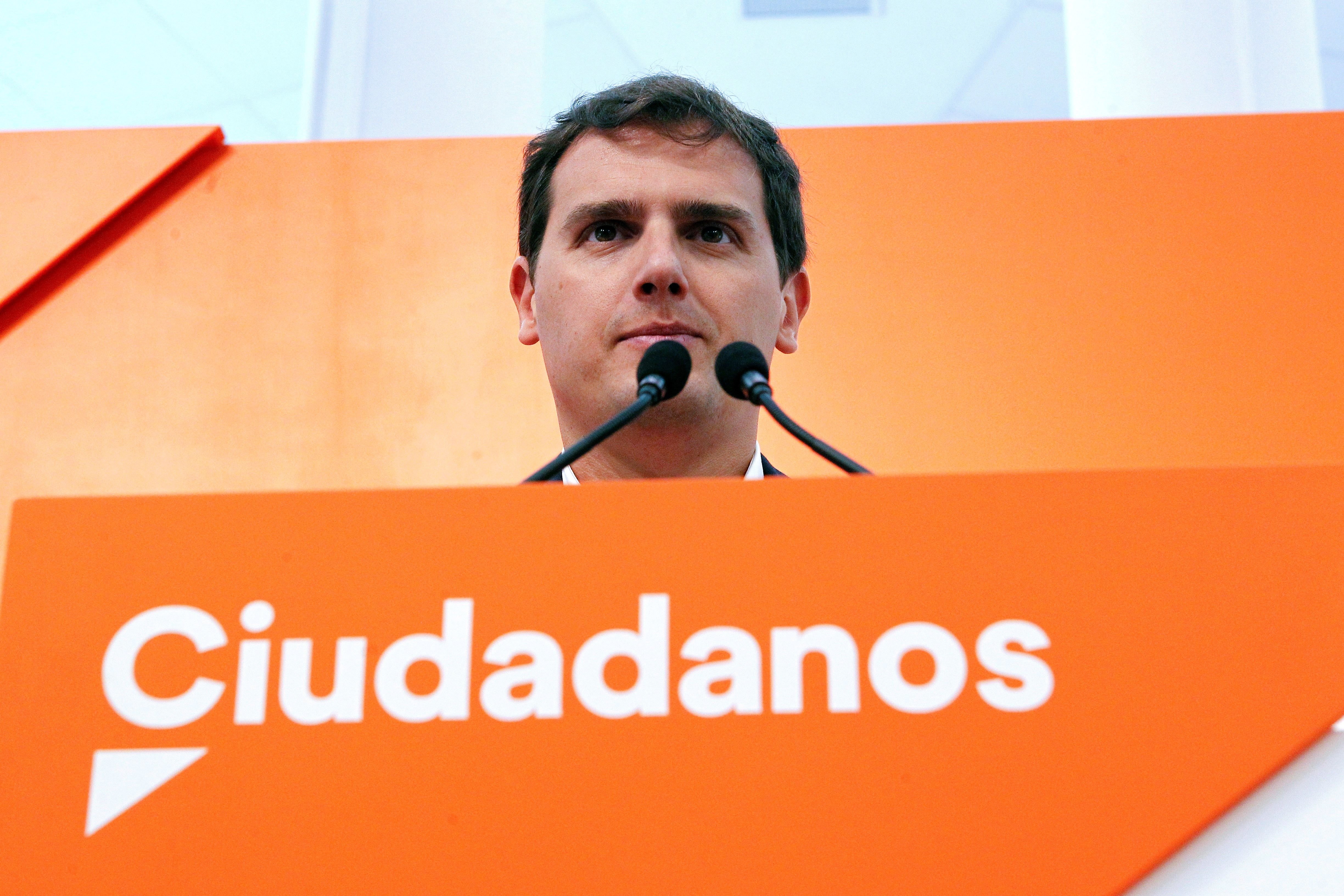 Ciudadanos persiste, Rivera tilda de fascista Quim Torra