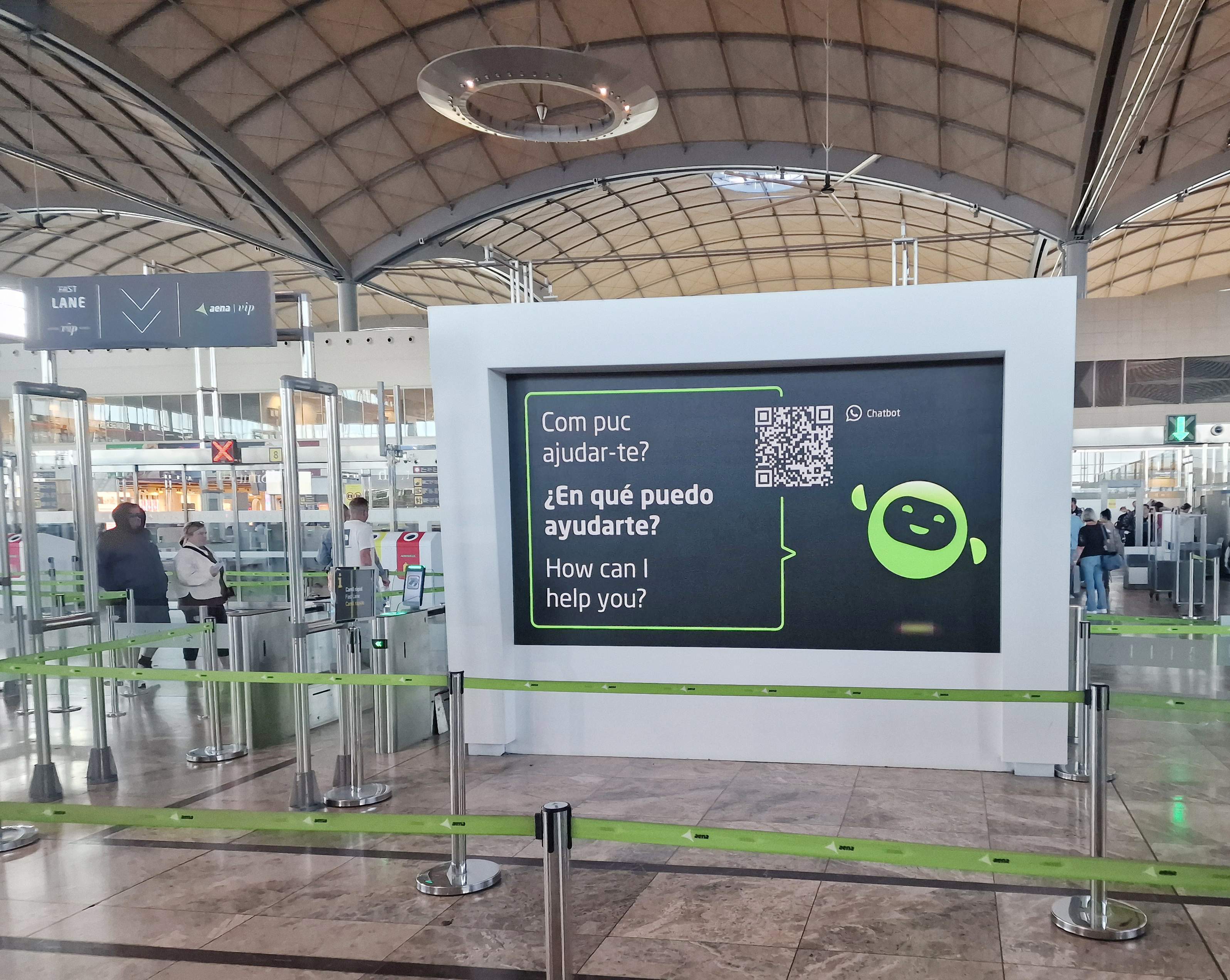 Servei de chatbot a l'aeroport d'Alacant. EP Servei de chatbot a l'aeroport d'Alacant. EP