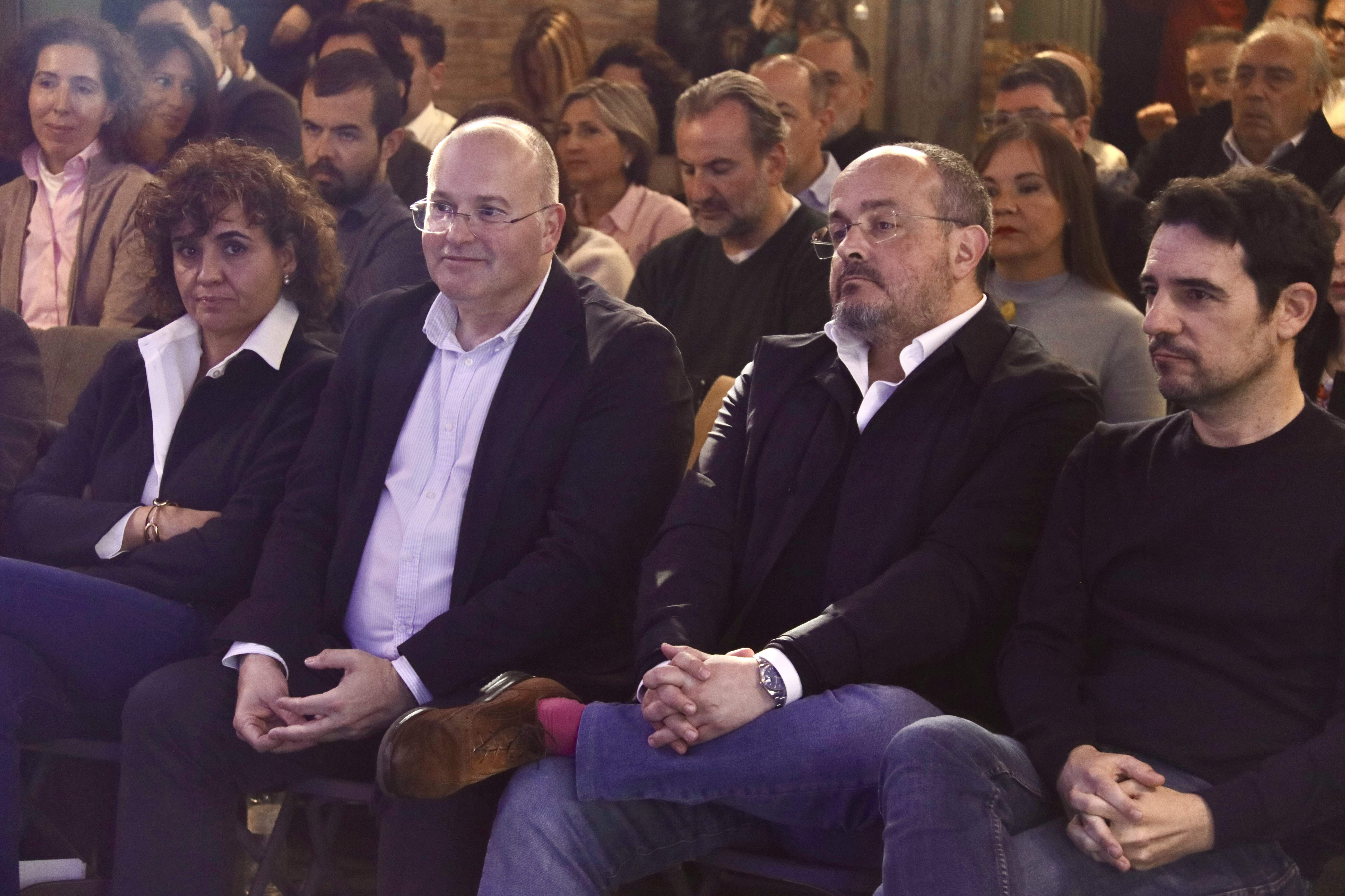 El PP acusa a Sánchez de hacer presidente de España a Puigdemont: "Controla el Consejo de Ministros"