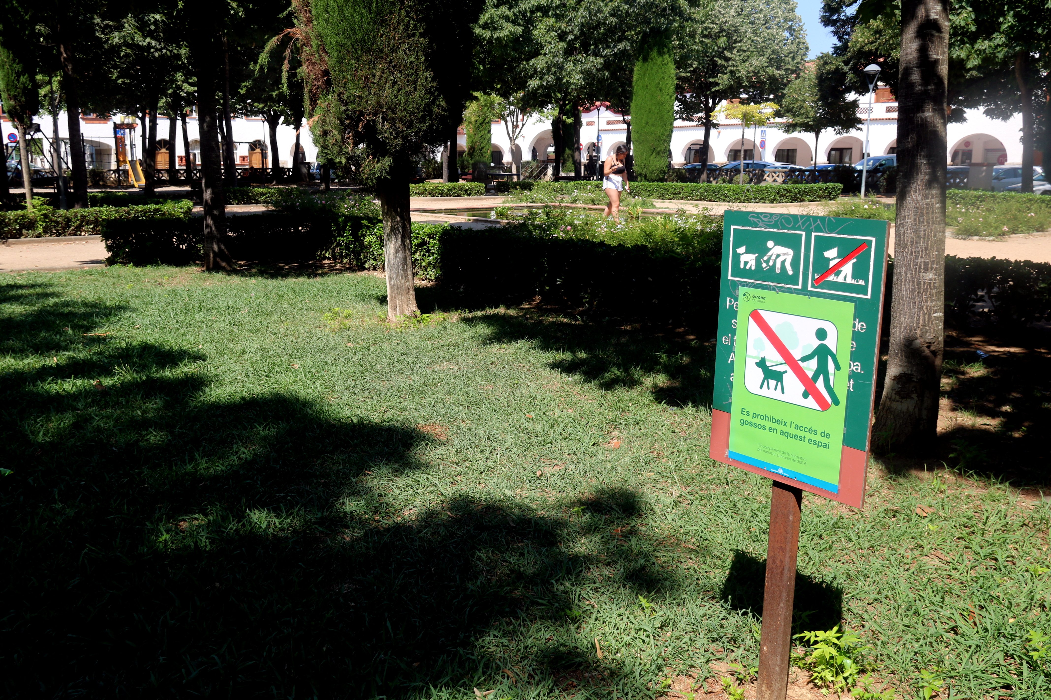 Plazas libres de perros en Girona