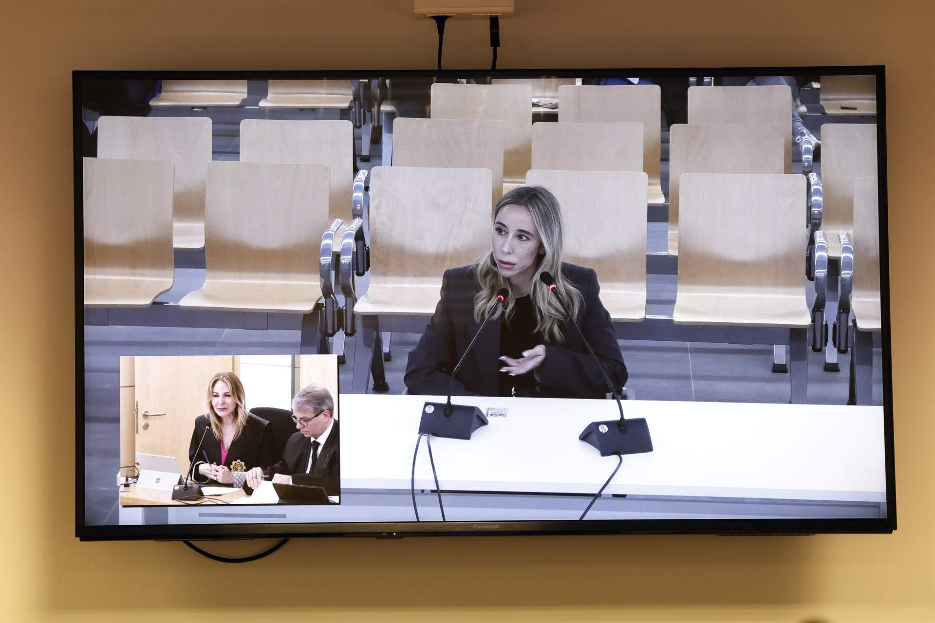 La cap de premsa de la selecció femenina afirma que Rubiales la va instar a mentir sobre el petó a Hermoso