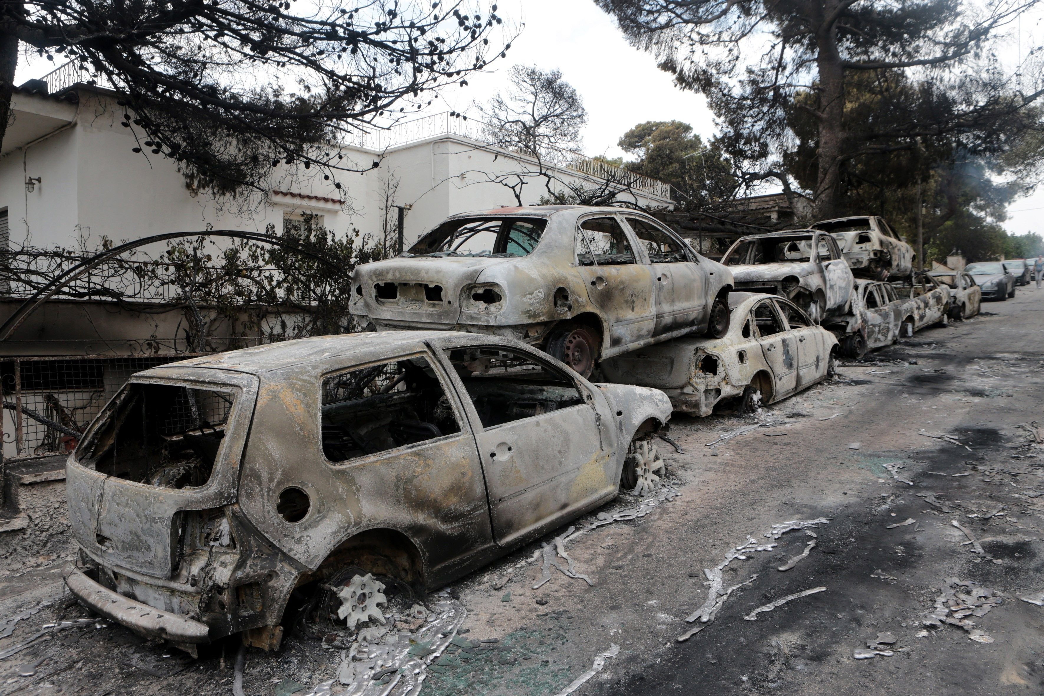 Infierno en Grecia: Al menos 74 muertos y cerca de 200 heridos en los incendios
