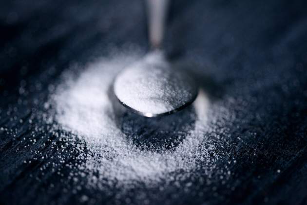 Utiliza edulcorantes que no alteren su composición química al someterlos a temperatura / Foto: Unsplash Utiliza edulcorantes que no alteren su composición química al someterlos a temperatura / Foto: Unsplash