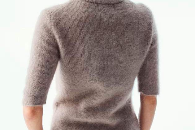Top en mezcla de mohair con botones de diseño Top en mezcla de mohair con botones de diseño