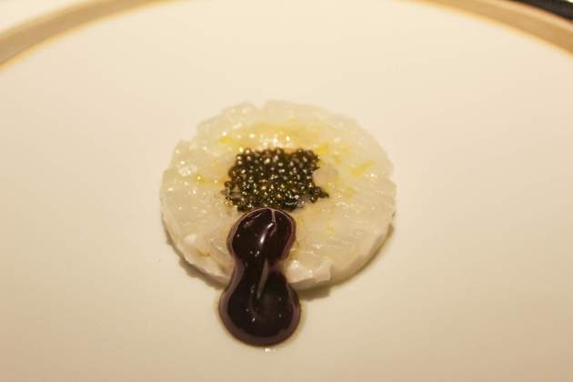 calamares, coco y caviar calamares, coco y caviar