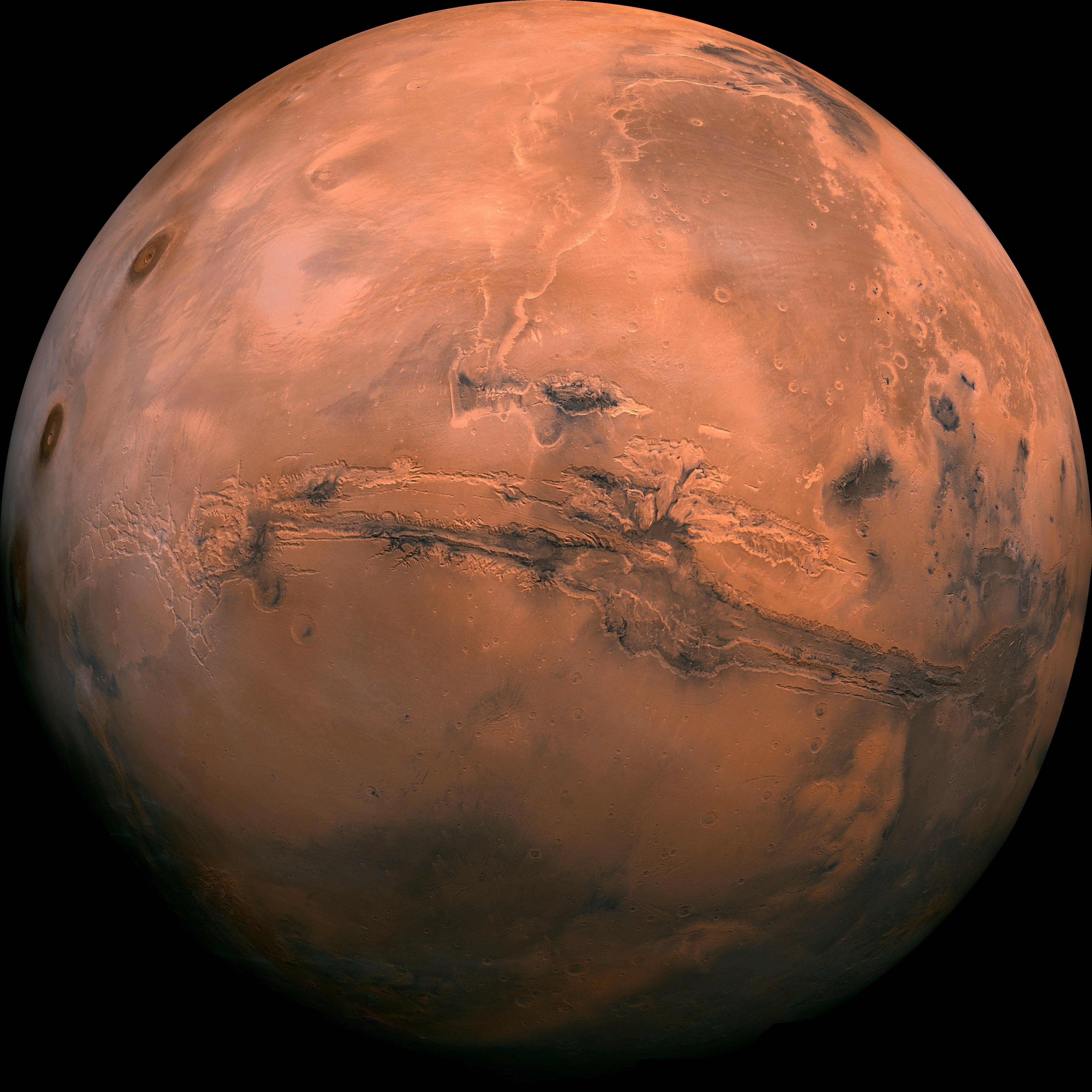 Encuentran agua líquida bajo la superficie helada de Marte