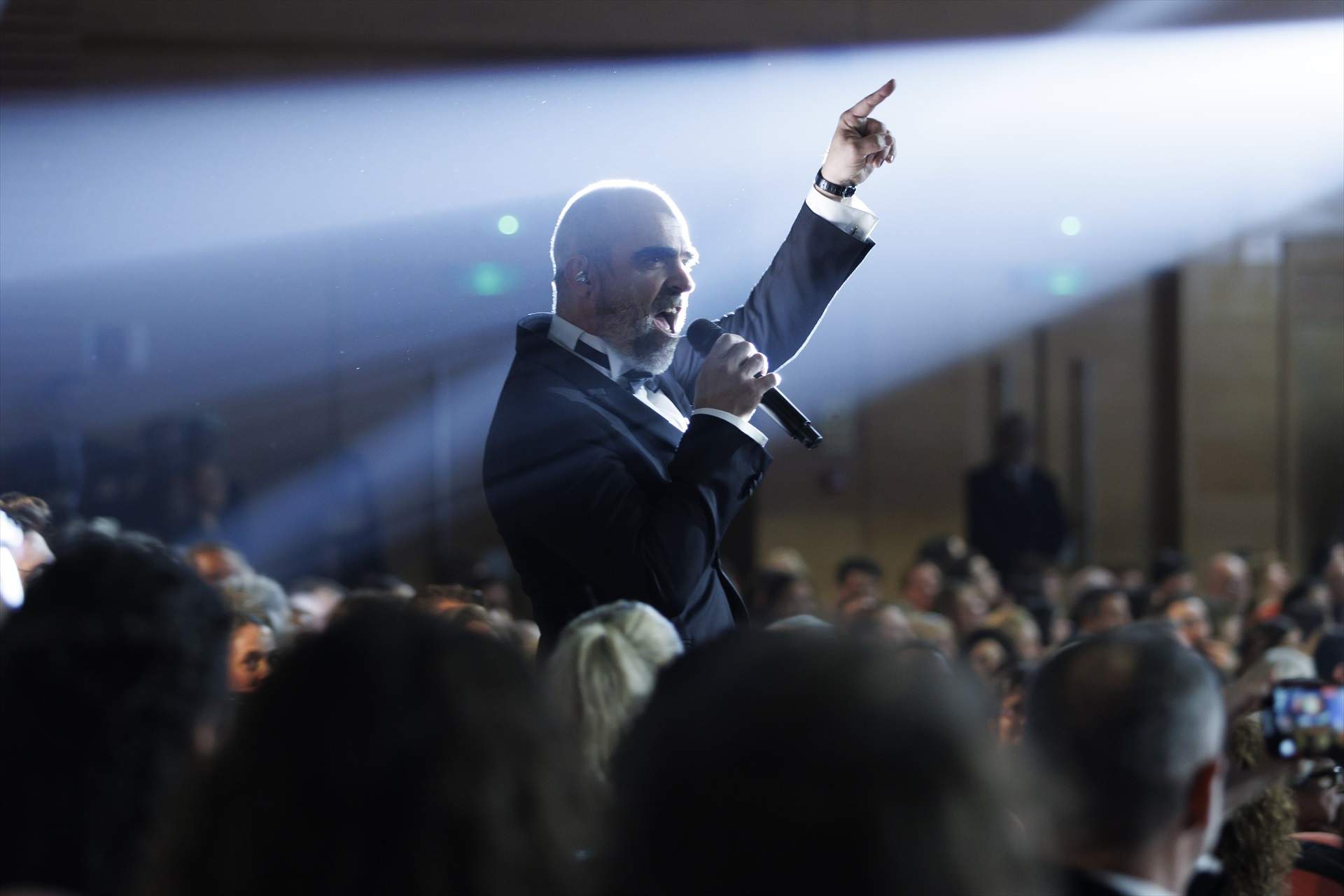 Las mejores fotos de los Premios Goya 2025: del beso de honor al premio compartido a mejor película