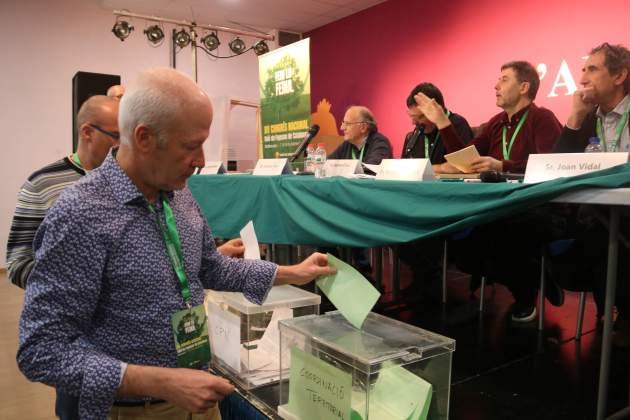 Congres nacional Unio Pagesos Mollerussa, votacio nova comissio permanent / ACN Congres nacional Unio Pagesos Mollerussa, votacio nova comissio permanent / ACN