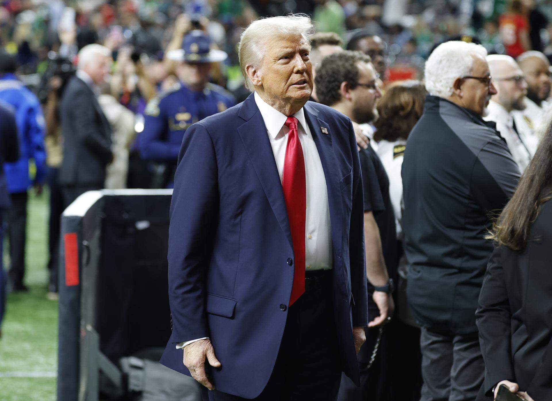Donald Trump, ovacionado en una final de la Super Bowl llena de famosos: Messi, Taylor Swift o Bradley Cooper