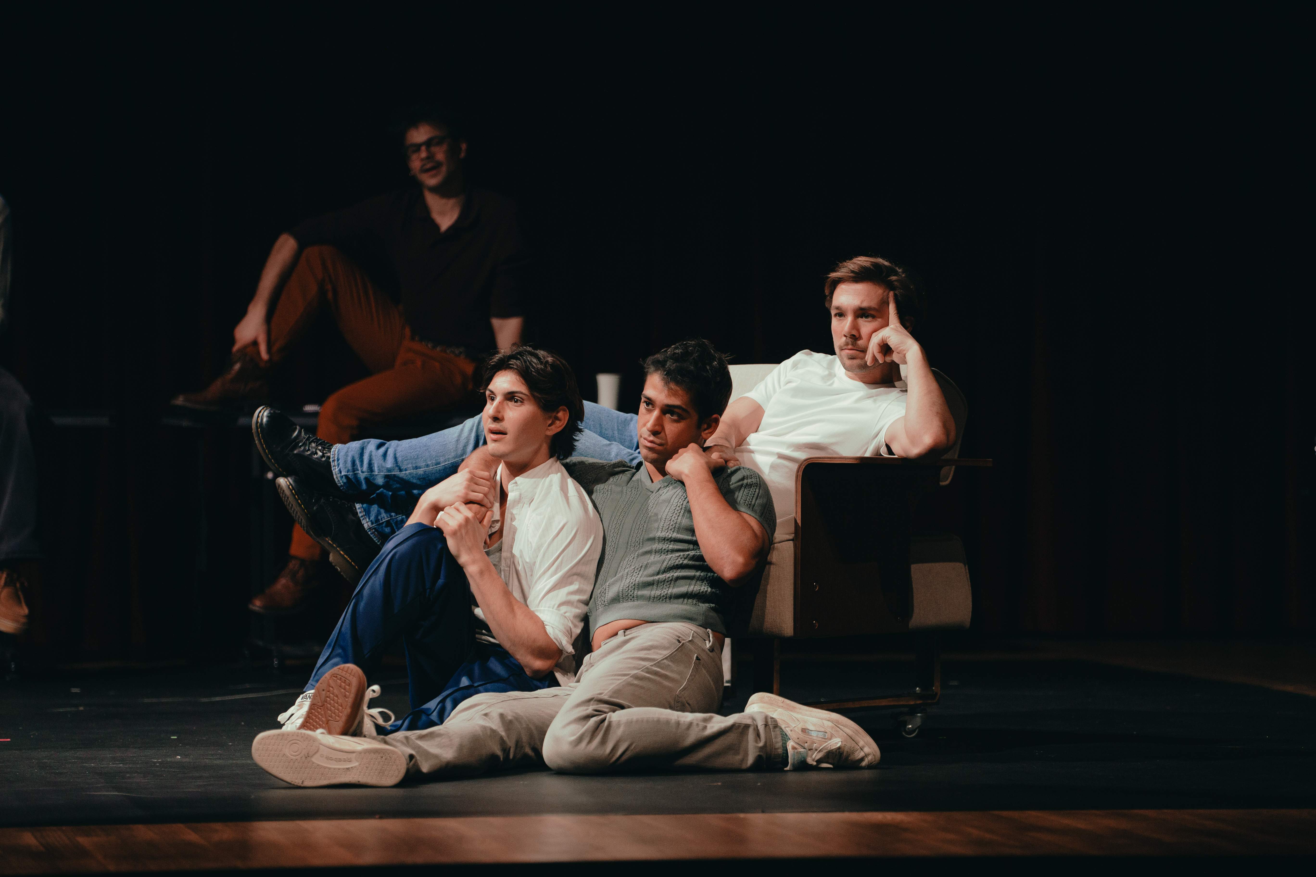 'L'herència', seis horas de teatro comprometido y luminoso con Carlos Cuevas y Abel Folk