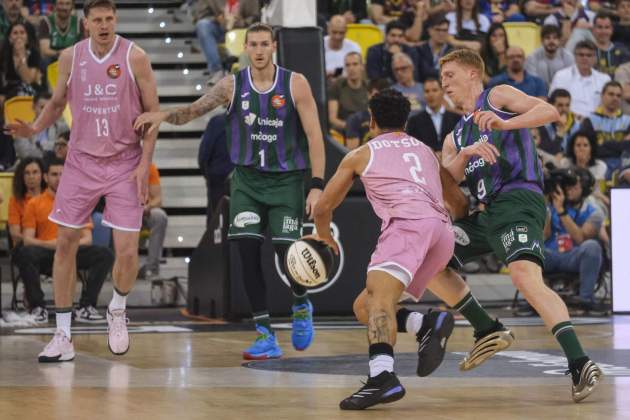Unicaja Málaga y Joventut Badalona en la Copa del Rey 2025 de básquet / Foto: EFE Unicaja Málaga y Joventut Badalona en la Copa del Rey 2025 de básquet / Foto: EFE