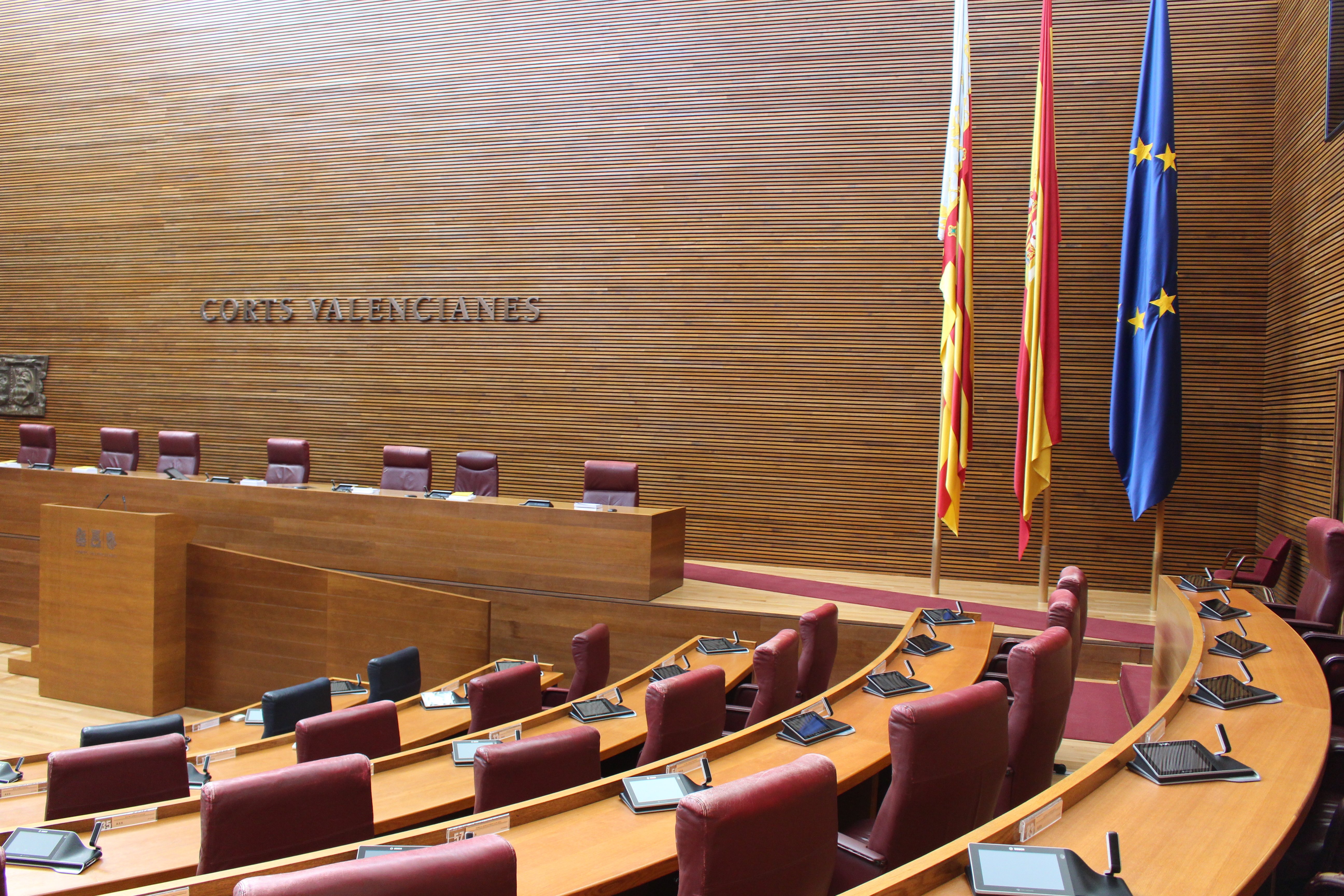 PP i Cs es comprometen a les Corts Valencianes a no pactar amb Vox si nega la violència masclista
