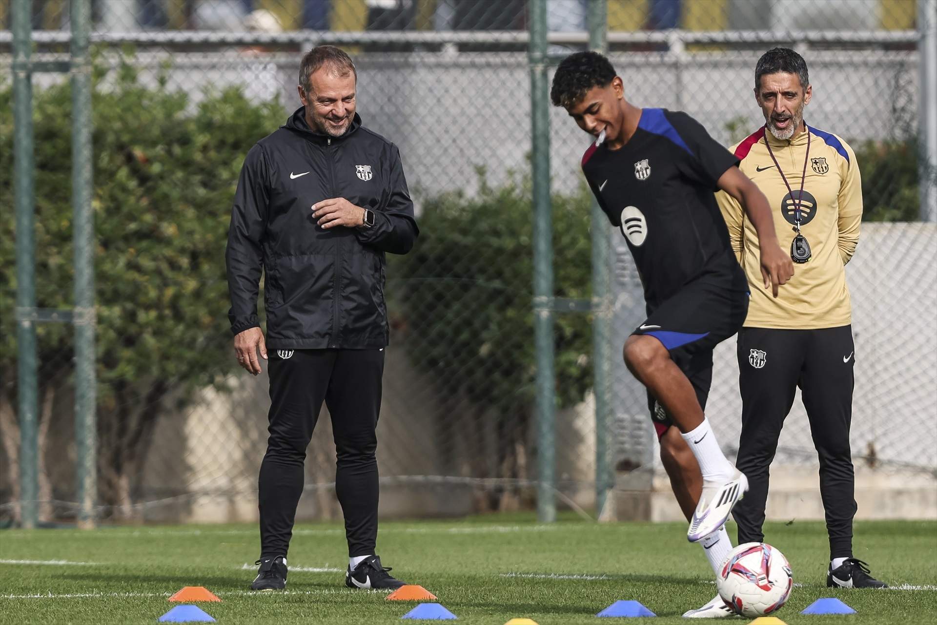 Hansi Flick al·lucina amb la força de la Masia: "Amb 11 anys ja eren increïbles"