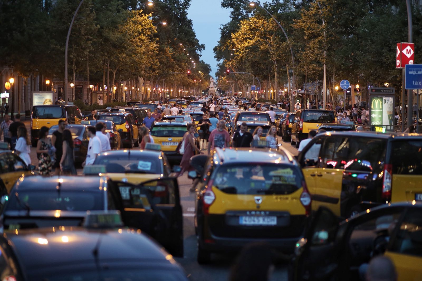 Los taxistas amenazan en bloquear el Mobile 2019