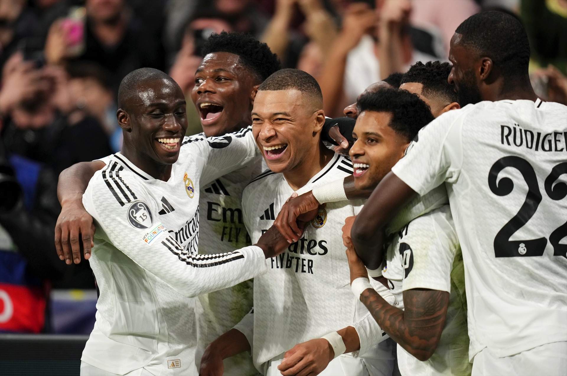 El mejor Real Madrid del año destroza a un City desaparecido (3-1) y ya está en octavos de Champions