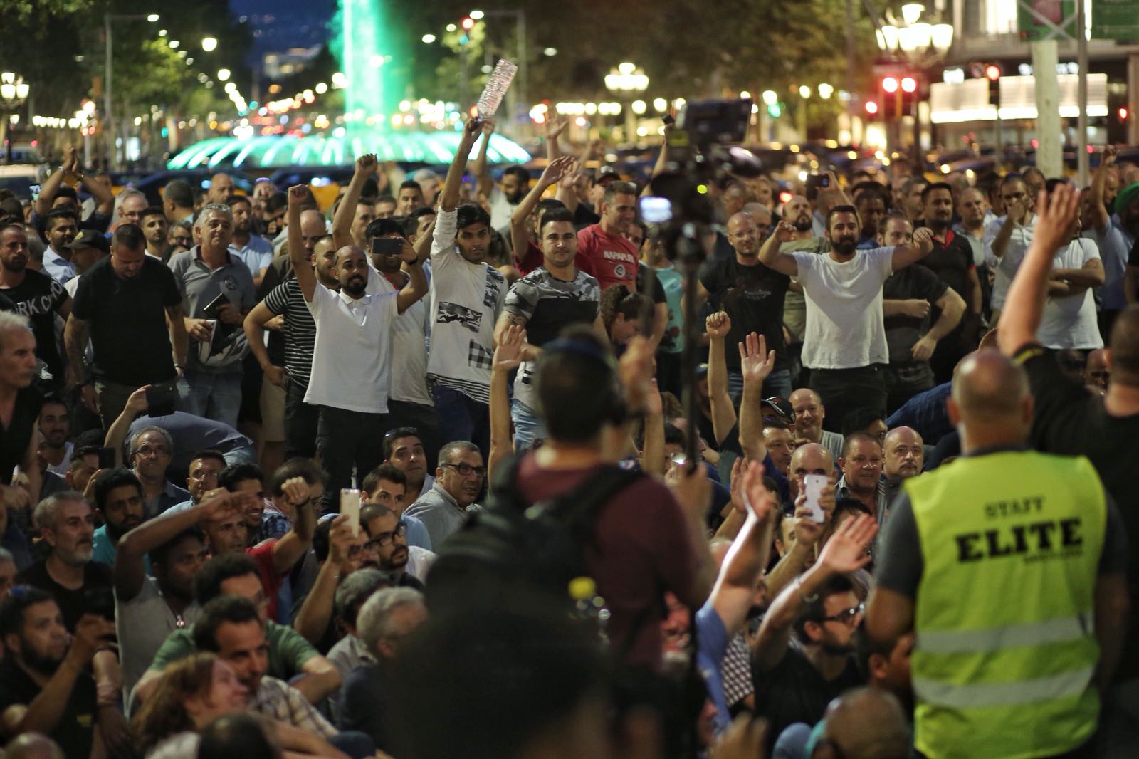 Els taxistes es declaren en vaga indefinida