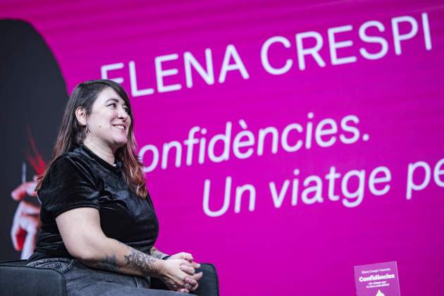 Elena Crespi, llibre confidencies / Foto: Carlos Baglietto Elena Crespi, llibre confidencies / Foto: Carlos Baglietto