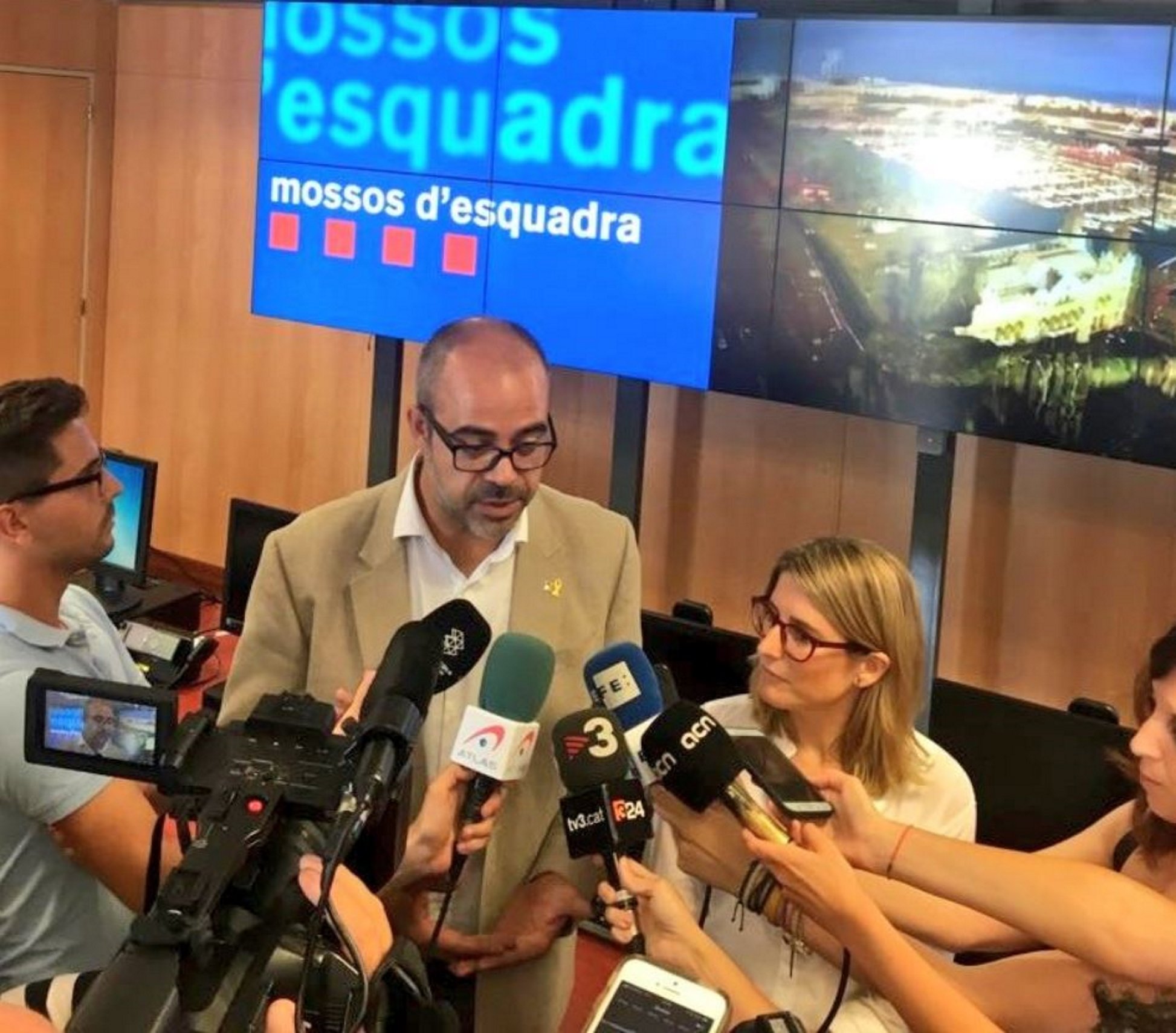 El Govern exige el traspaso del taxi ante la "dejadez" del ejecutivo español