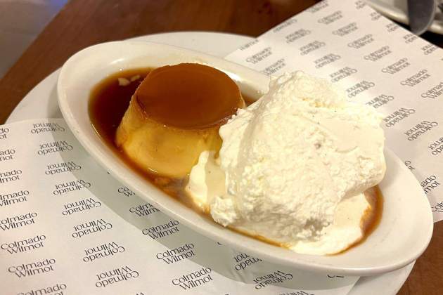 Flan con nata Colmado Wilmot Foto Emma Porta Flan con nata Colmado Wilmot Foto Emma Porta