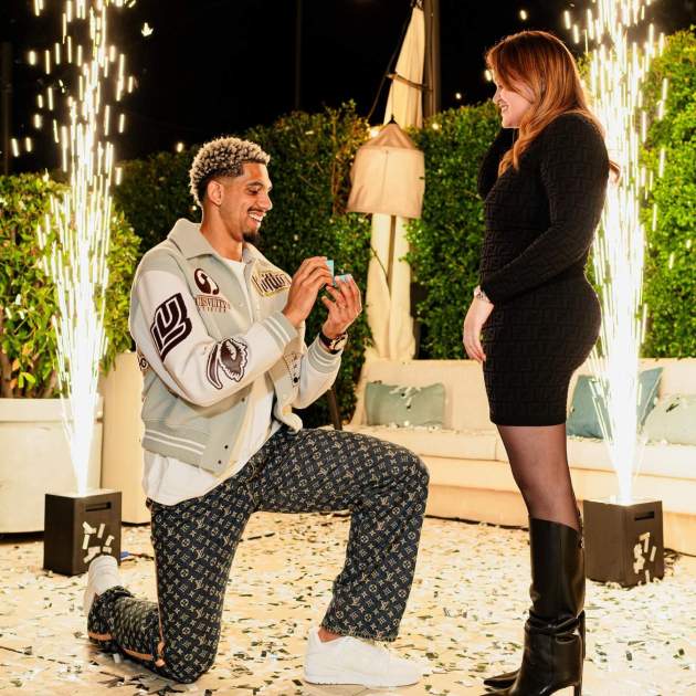 Ronald Araújo pidiendo matrimonio a la WAG / Instagram Ronald Araújo pidiendo matrimonio a la WAG / Instagram