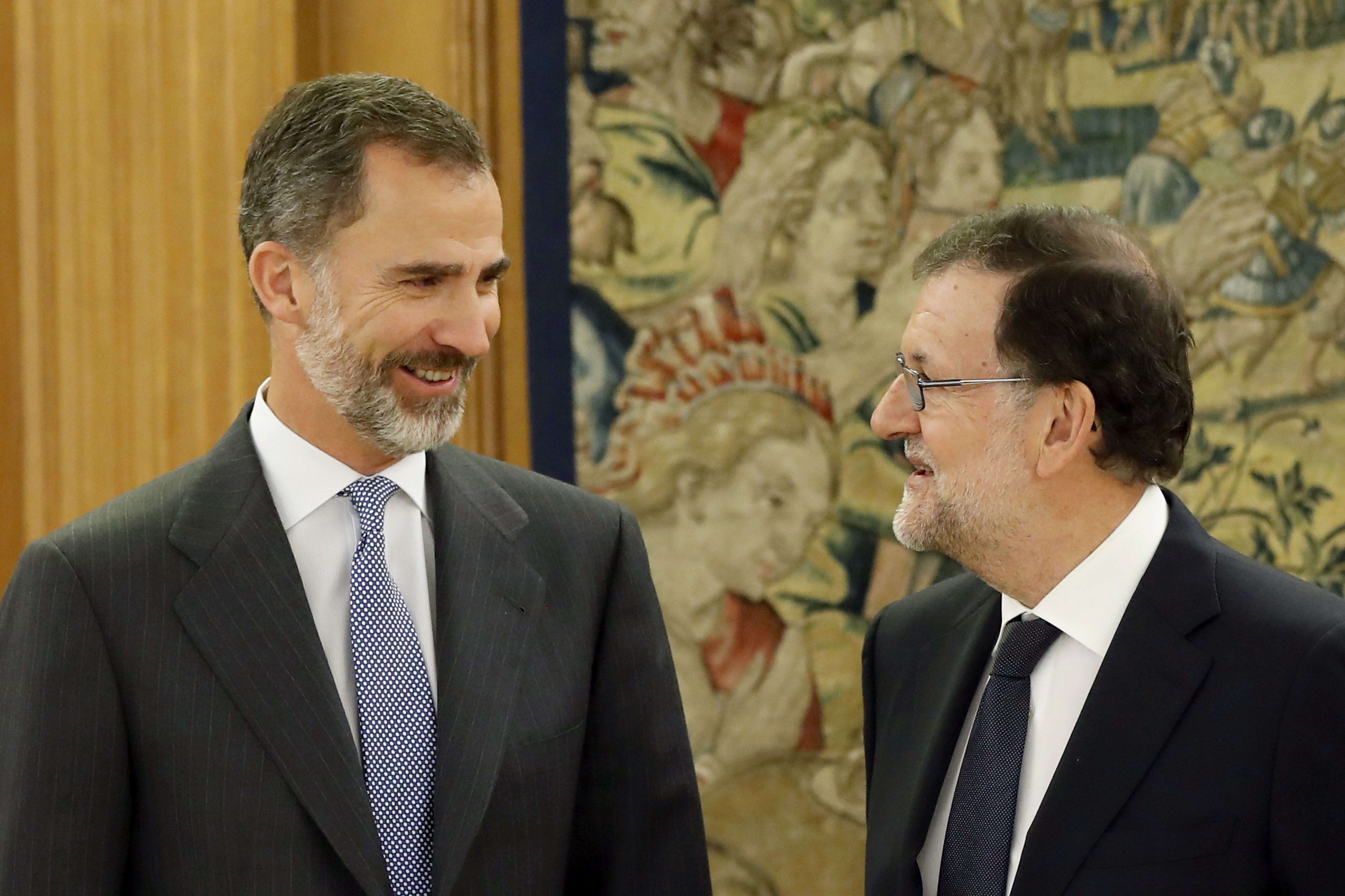 Rajoy felicita el cumpleaños al Rey agradeciendo su "defensa de la legalidad"