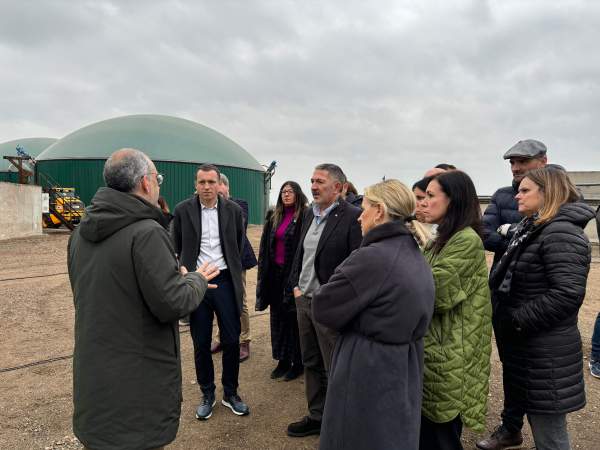 Els conseller Ordeig i Sàmper a la planta de biogàs de Noguera Renovables Els conseller Ordeig i Sàmper a la planta de biogàs de Noguera Renovables