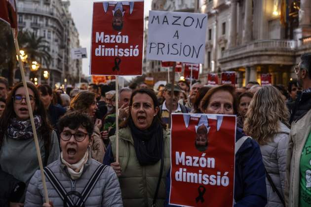 manifestació contra Carlos Mazón manifestació contra Carlos Mazón
